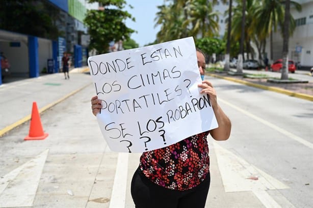Protestan padres de familia de niños con cáncer en Torre Pediátrica en Veracruz | VIDEO
