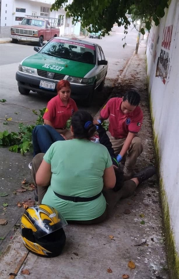 Motociclista choca contra un poste en la colonia Guadalupe Victoria de Xalapa