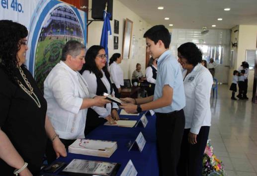 Colegio Cristóbal Colón es Modelo de Calidad Educativa