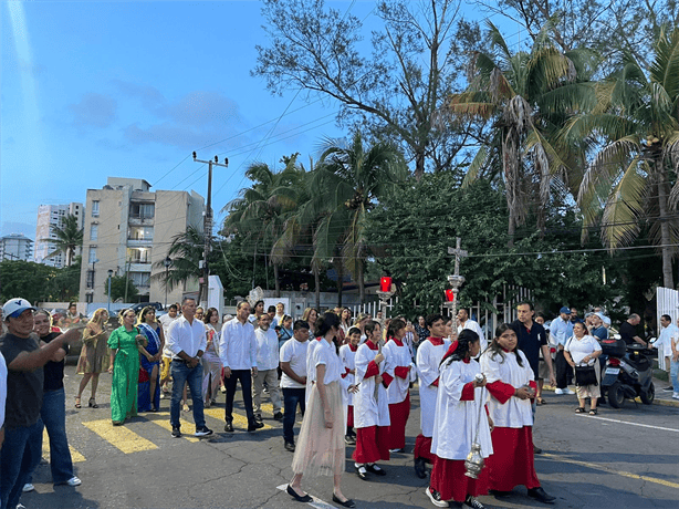 Boca del Río celebra a Santa Ana con procesión y serenata