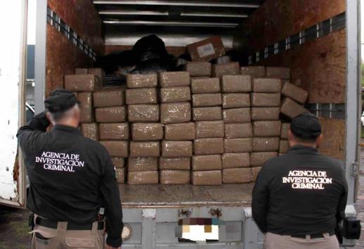 FGR incinera fortuna de narcóticos en Veracruz; más de una tonelada