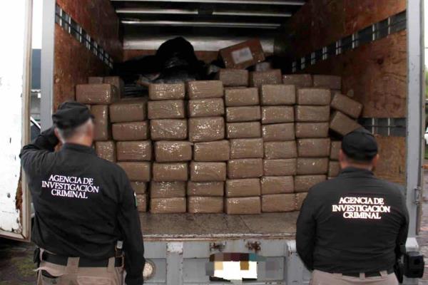 FGR incinera fortuna de narcóticos en Veracruz; más de una tonelada