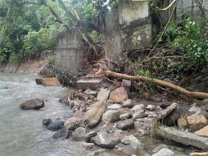 Casas en riesgo de desplome en Yecuatla