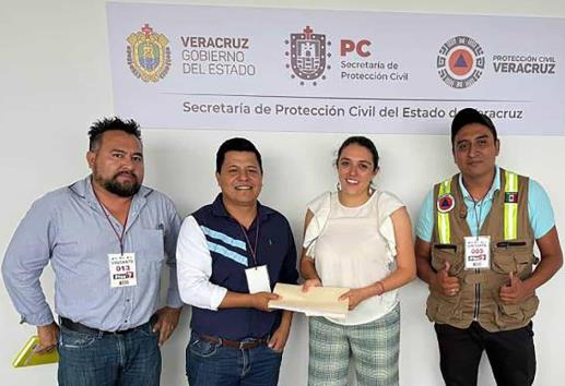 Exigen en Yecuatla construcción de muro contra inundaciones y mejoras viales