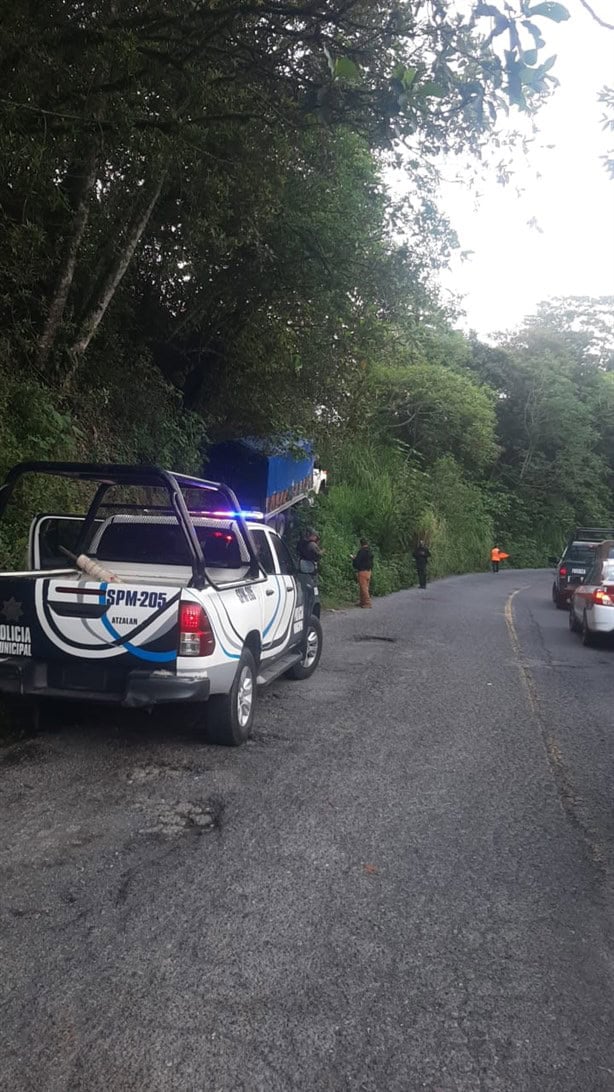 Asesinan a balazos a camionero en Atzalan en un intento de asalto