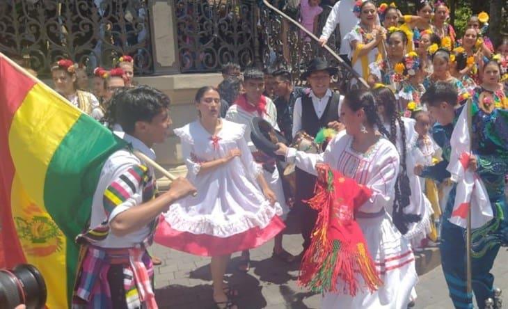 Grupos de Bulgaria y Bolivia forman parte del 11° Festival Internacional del Folclore en Orizaba