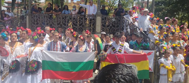 Grupos de Bulgaria y Bolivia forman parte del 11° Festival Internacional del Folclore en Orizaba