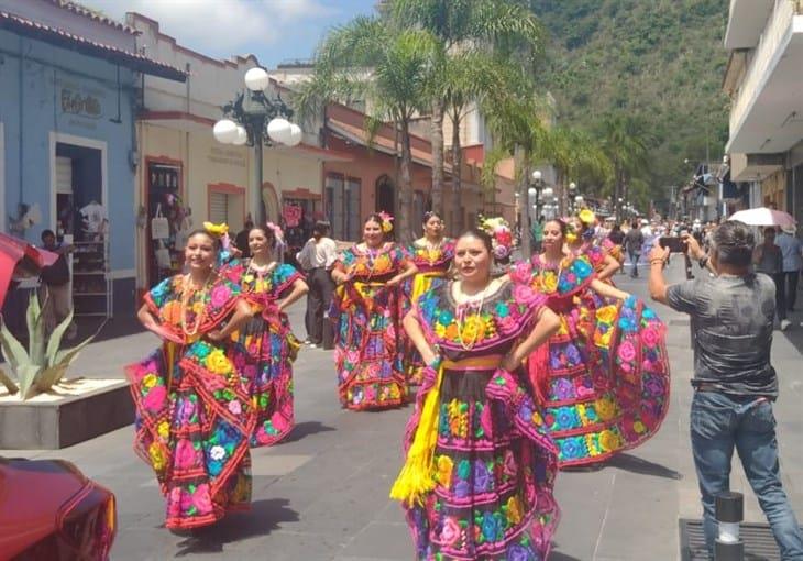 Grupos de Bulgaria y Bolivia forman parte del 11° Festival Internacional del Folclore en Orizaba