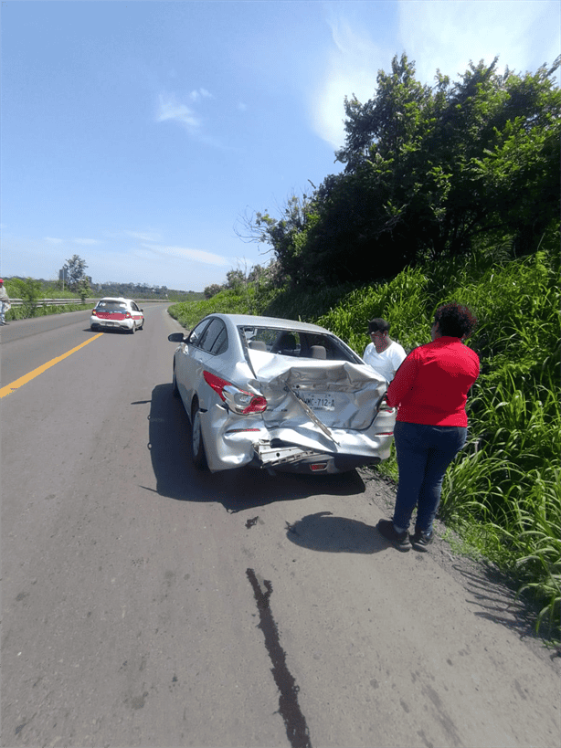 Aparatosa carambola en carretera Nautla-Cardel deja siete lesionados y cuantiosos daños