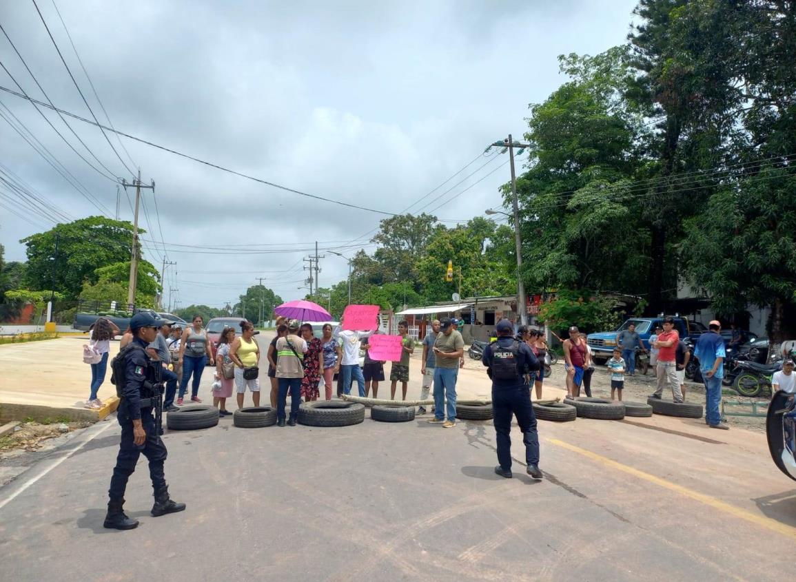 Vecinos de la J. Mario Rosado amenazan con volver a cerrar la carretera Las Choapas-Villa Cuichapa