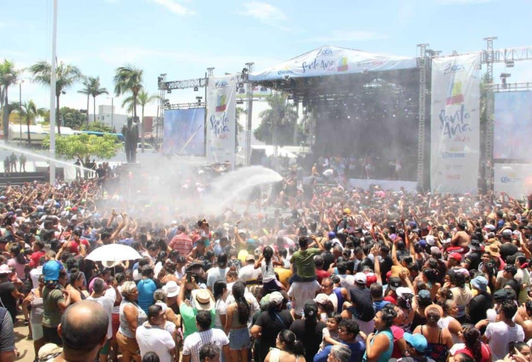 ¡Todo un éxito! Realizan el tradicional baño de las Fiestas de Santa Ana 2024 | VIDEO