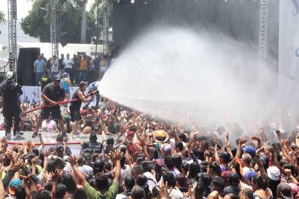 ¡Todo un éxito! Realizan el tradicional baño de las Fiestas de Santa Ana 2024 | VIDEO