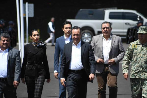 Le prestan atención a un perdedor como Yunes, es puro show, se burla Cuitláhuac