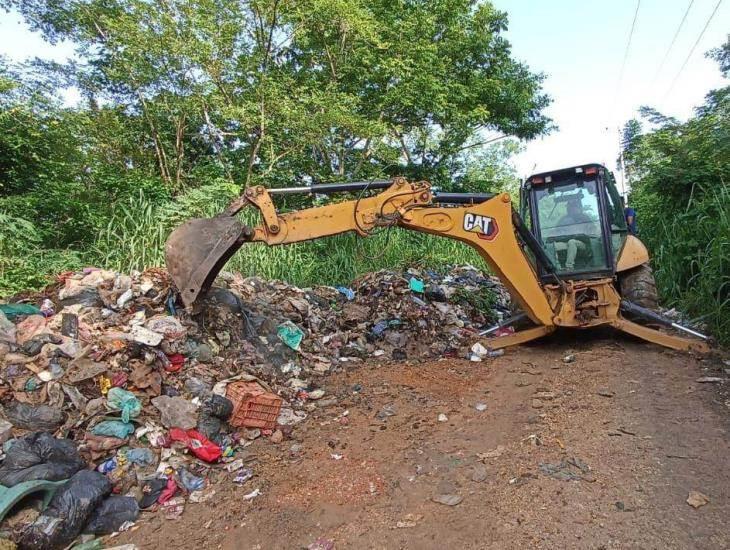 Inician saneamiento de desechos en basurero de Sayula