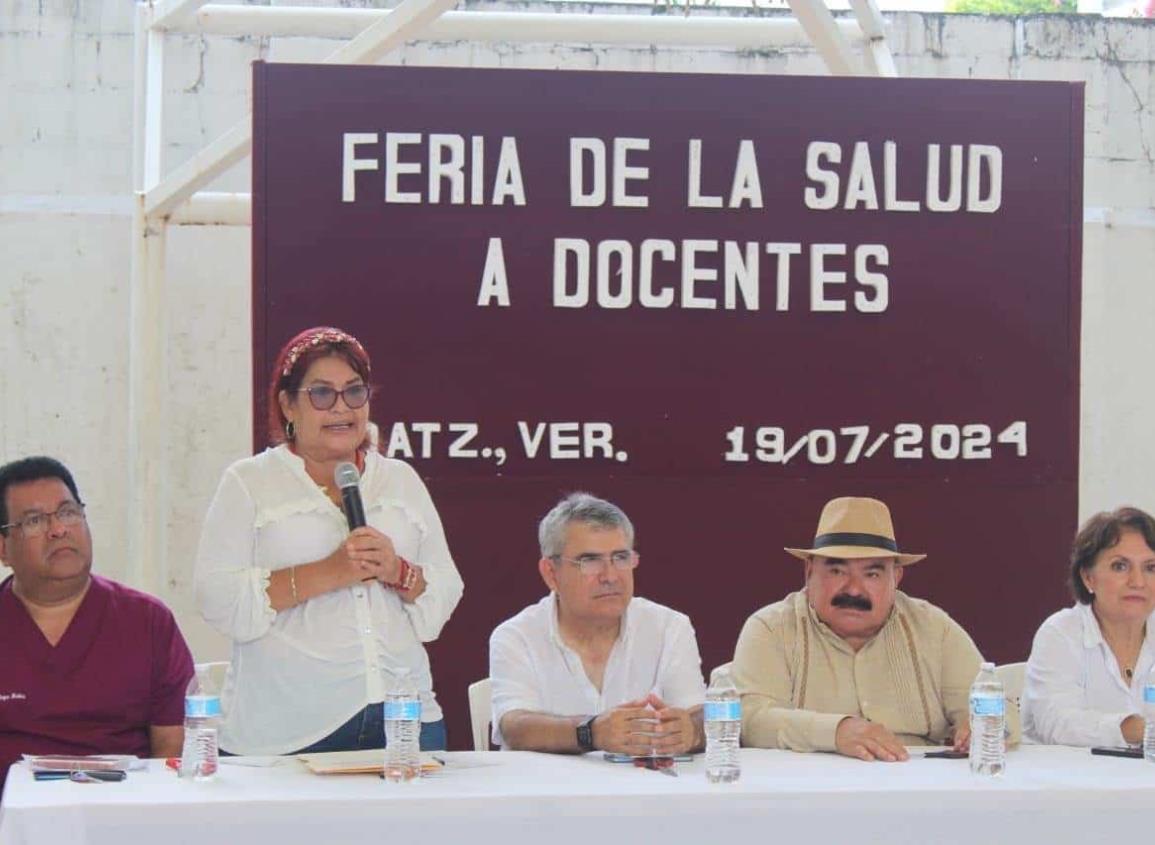 Benefician a maestros de Coatzacoalcos con Jornada de Salud