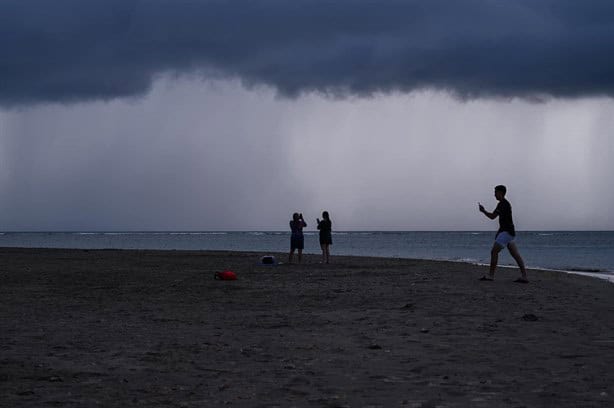 Onda tropical 14 con 90% de probabilidades de desarrollarse en ciclón ¿Está cerca de Veracruz?