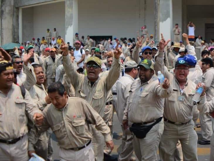 Pemex y STPRM: Así reaccionaron los petroleros ante acuerdo de aumento de salario 