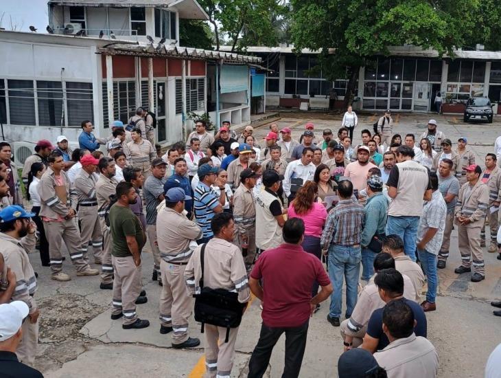 Trabajadores de CMAS en Coatzacoalcos se manifiestan; exigen ser escuchados