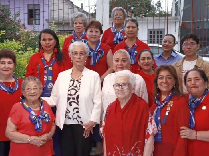 Mesa Redonda Panamericana de Coatepec organiza tarde bohemia