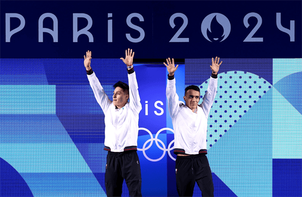 ¡Histórico! los clavadistas mexicanos Osmar Olvera y Juan Celaya ganan medalla de plata en Juegos Olímpicos