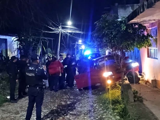 Mujer choca en Xalapa y asegura que huía de sujetos que la baleaban