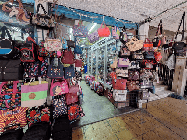 Regreso a clases 2024: Mochilas cuestan hasta mil 200 pesos en mercados de Veracruz