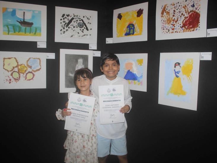 Alumnos de la Escuela Municipal de Artes Plásticas exponen sus obras