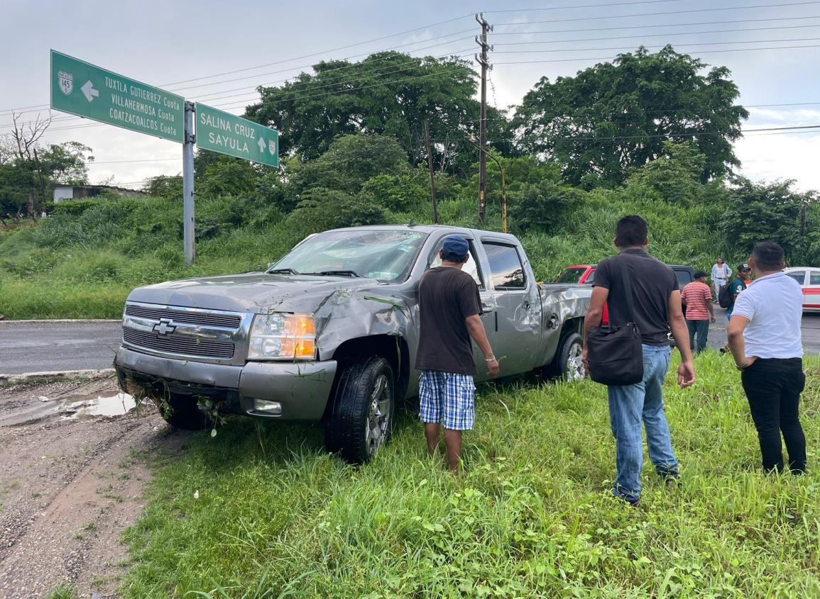 Dos lesionados tras volcaduras en la región de Acayucan y Sayula 