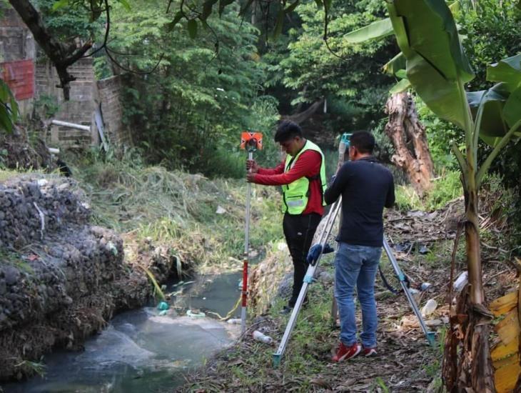 Conagua realiza levantamiento topográfico en arroyo Nexmegata