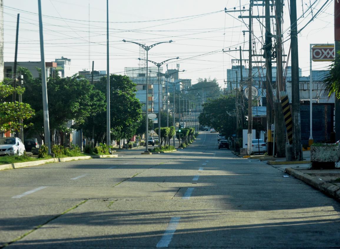 Se viraliza ingeniosa manera de tapar un socavón en Coatzacoalcos