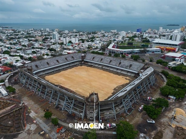 Cuitláhuac García niega desfalco en construcción de estadio Luis Pirata Fuente en Veracruz