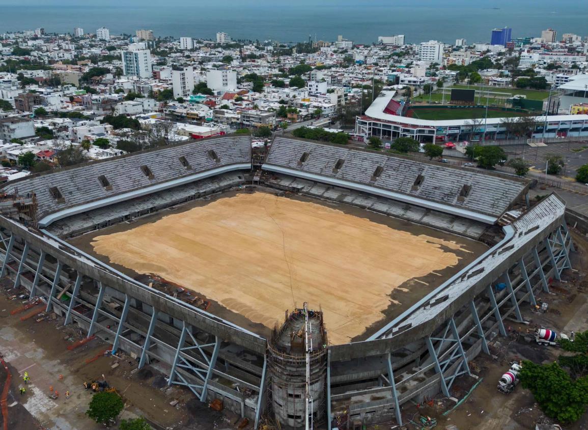 Ni estadio terminado, ni fútbol