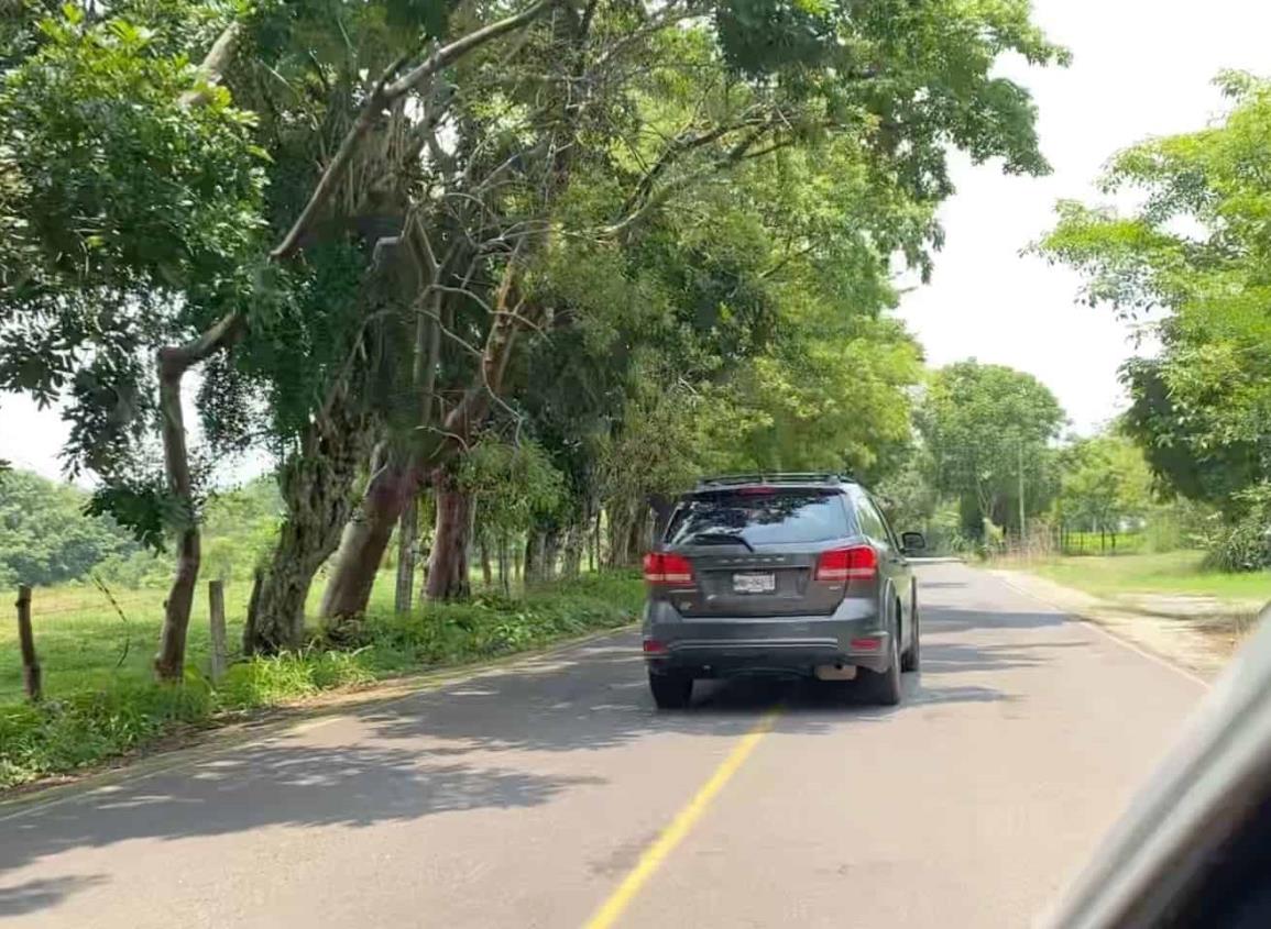 Usan como autopista la carretera El Paralelo-Las Choapas