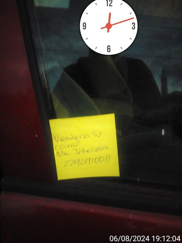 Alertan por sujetos que dejan mensajes pegados en ventanas de autos en Veracruz