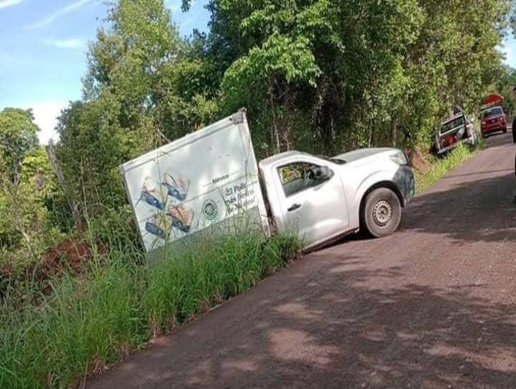 Policías persiguen en Soteapan a conductor de camioneta; les disparó buscando escapar