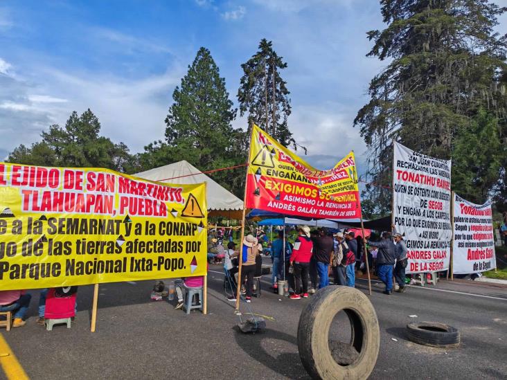 Bloqueo en la México-Puebla: abogados de campesinos quieren abusar, afirma AMLO