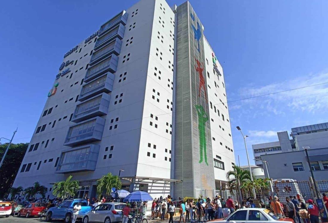Paramédicos denuncian que en Torre Pediátrica de Veracruz se negaron a recibir a adolescente accidentado
