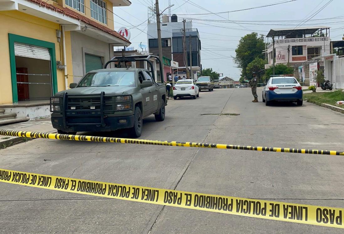 No cesan los atentados contra ediles; balean auto de alcaldesa de Acayucan, Veracruz