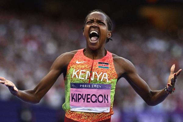 Se corona Faith Kipyegon por tercer año consecutivo