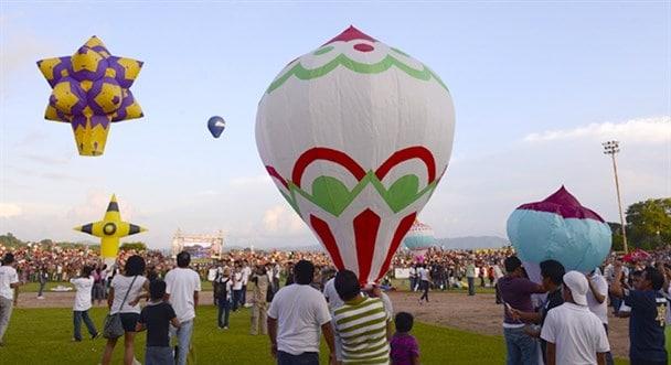 El Festival Internacional del Globo de Papel en San Andrés Tuxtla