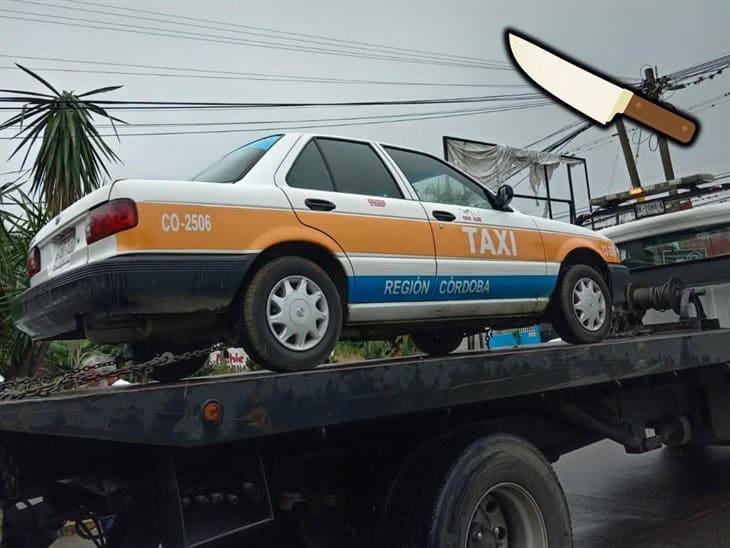 Taxista sufre violento asalto en Córdoba: lo apuñalaron y le robaron su unidad