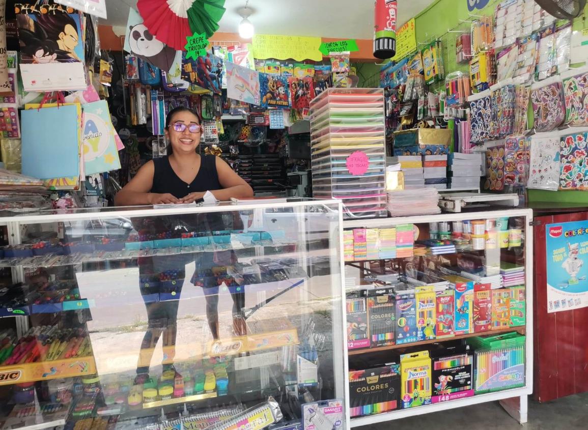 Papelerías en Nanchital mantienen bajos precios para no perjudicar a padres