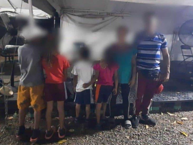 Migrantes continúan su paso por el centro de Veracruz; aseguran a más de 100