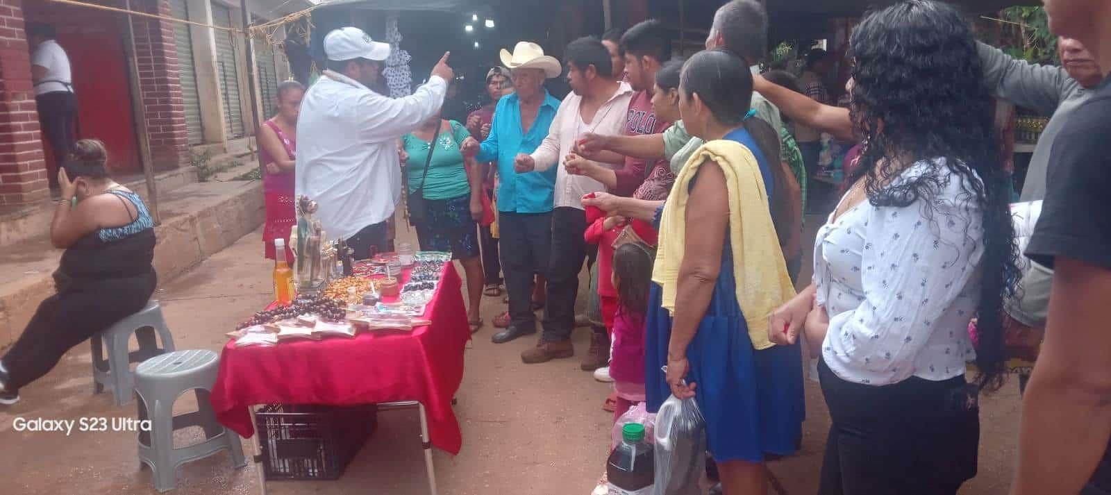 Brujo estafa a campesinos de Soteapan con semillas mágicas