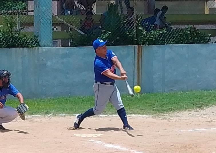 Mantarrayas y Tigres ganaron en la jornada 4