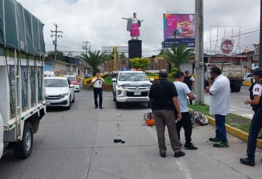 Accidente en la zona norte de Orizaba deja un motociclista con varios golpes