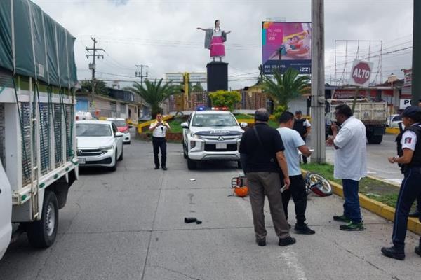 Accidente en la zona norte de Orizaba deja un motociclista con varios golpes