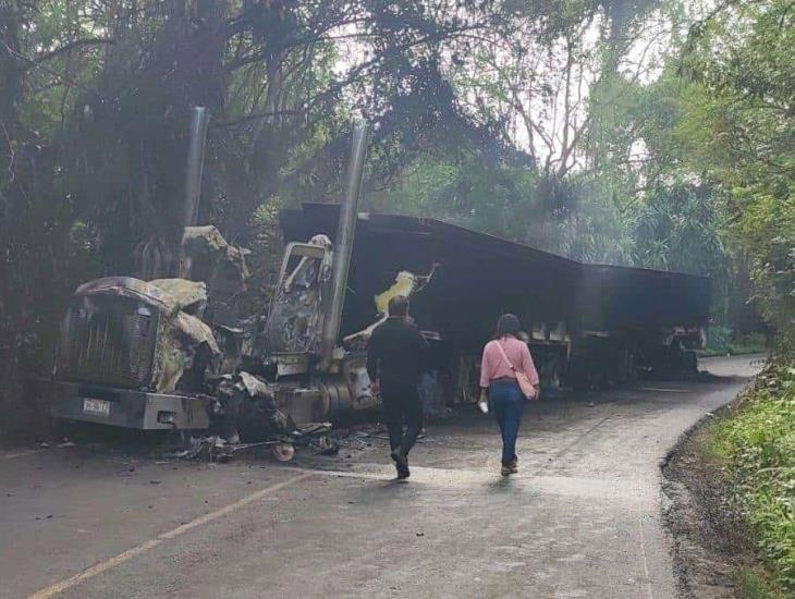 Continúa bloqueo de carretera San Andres Tuxtla-Tilapan tras 48 horas