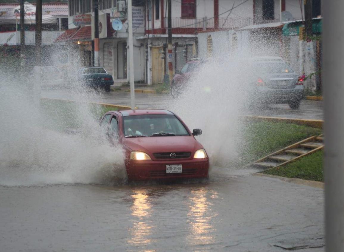 Lluvias alborotan el bochorno en Agua Dulce