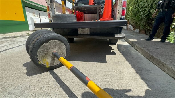 Retiran objetos usados para apartar estacionamiento en Poza Rica